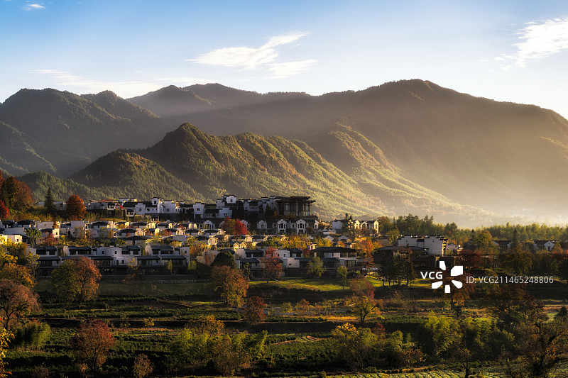 清晨卢村图片素材