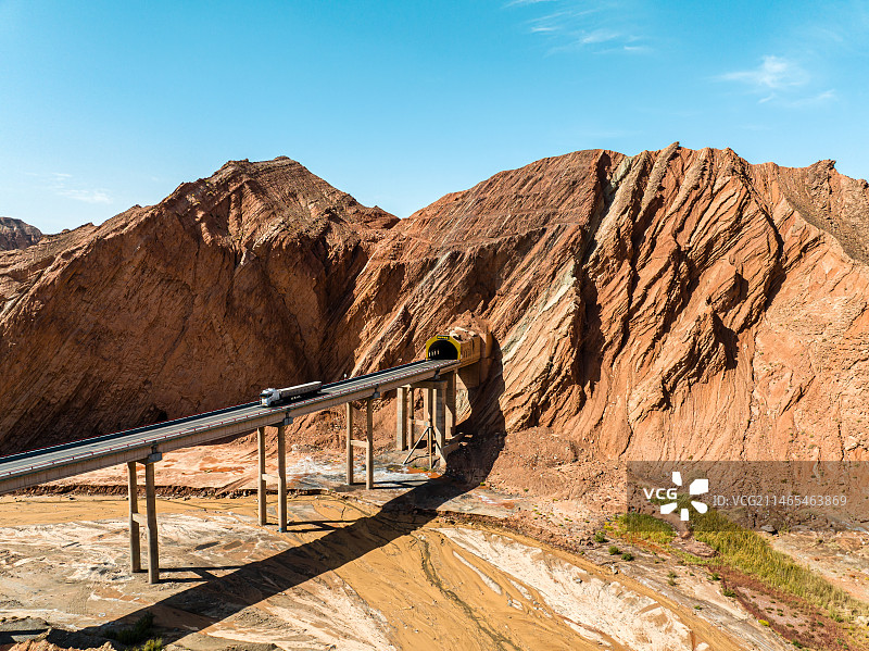 新疆独库公路高架桥图片素材