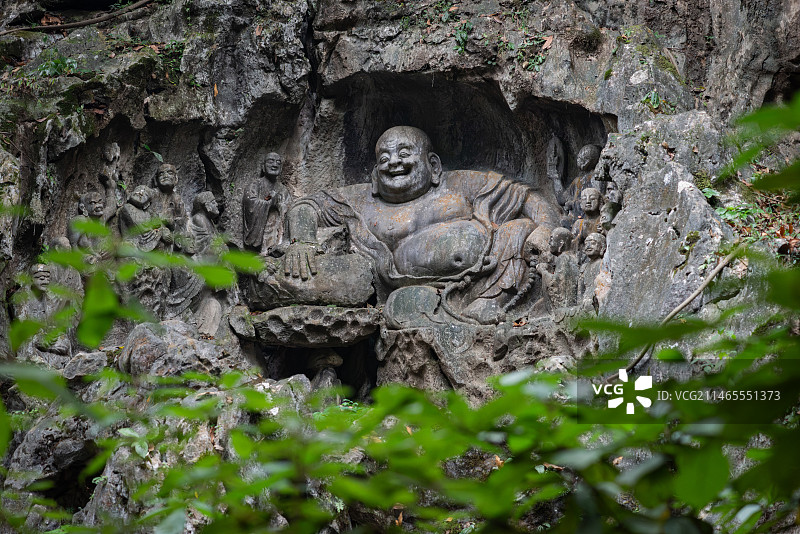 杭州灵隐寺飞来峰的佛像石刻图片素材