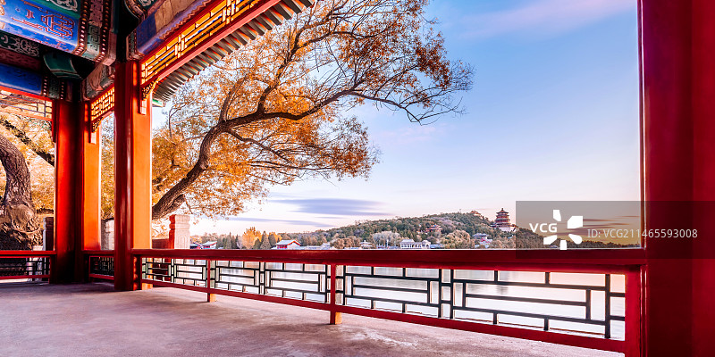 中国北京颐和园豳风桥日出清晨风光图片素材