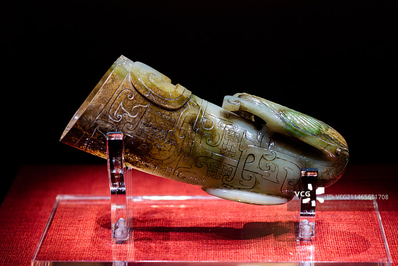 南越王博物院的镇馆之宝南越文王墓出土的文物犀角形玉杯图片素材