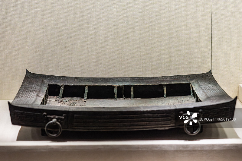 南越王墓出土的铜烤炉图片素材