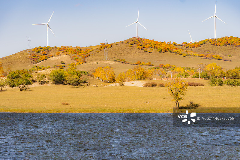 国家一号风景大道的秋天草原湖景图片素材
