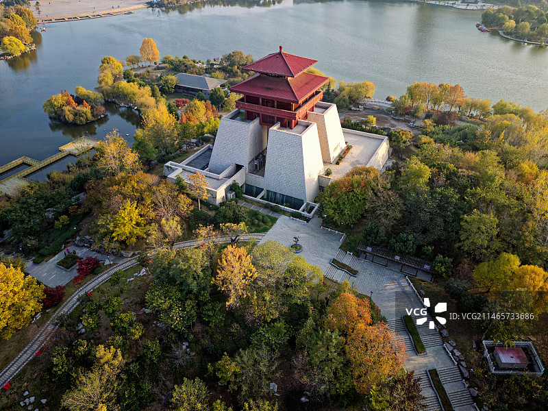 航拍山东枣庄东湖公园中兴阁初冬图片素材