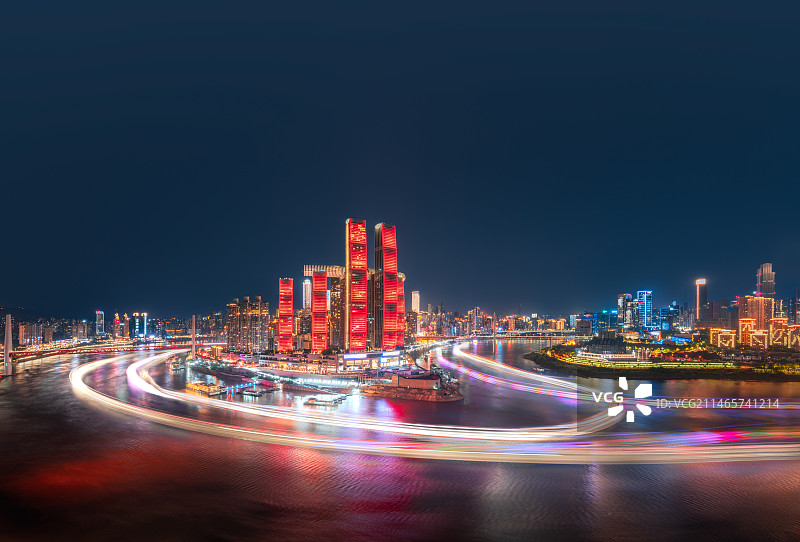 重庆朝天门来福士城市风光建筑夜景图片素材