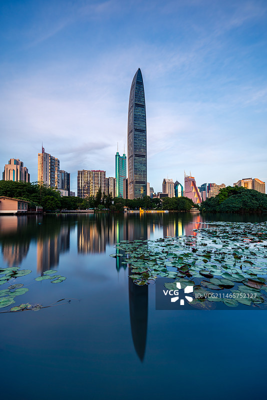深圳市福田区荔枝公园石滩观荔湖京基地王日落黄昏图片素材