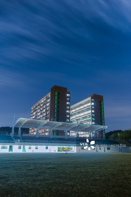 凌晨十二点的校园图片素材