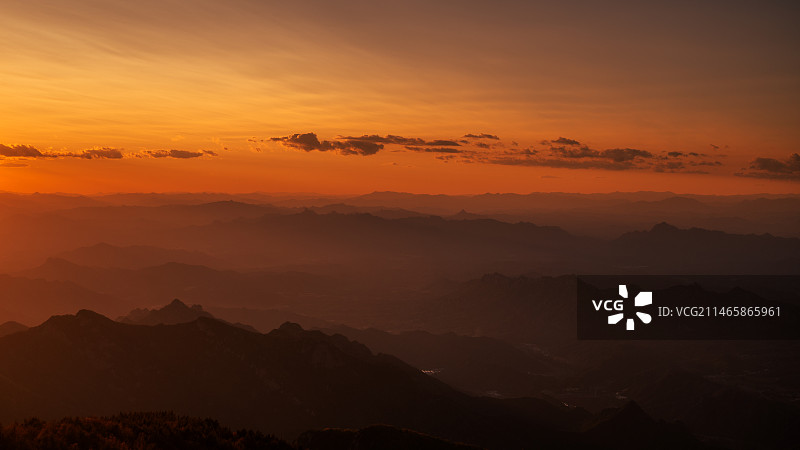 河北雾灵山燕山主峰日落黄昏景观图片素材