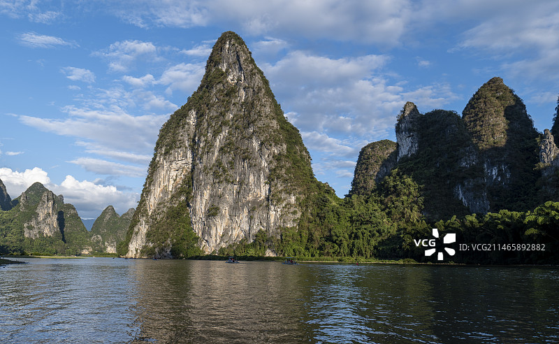 桂林阳朔漓江黄布倒影图片素材