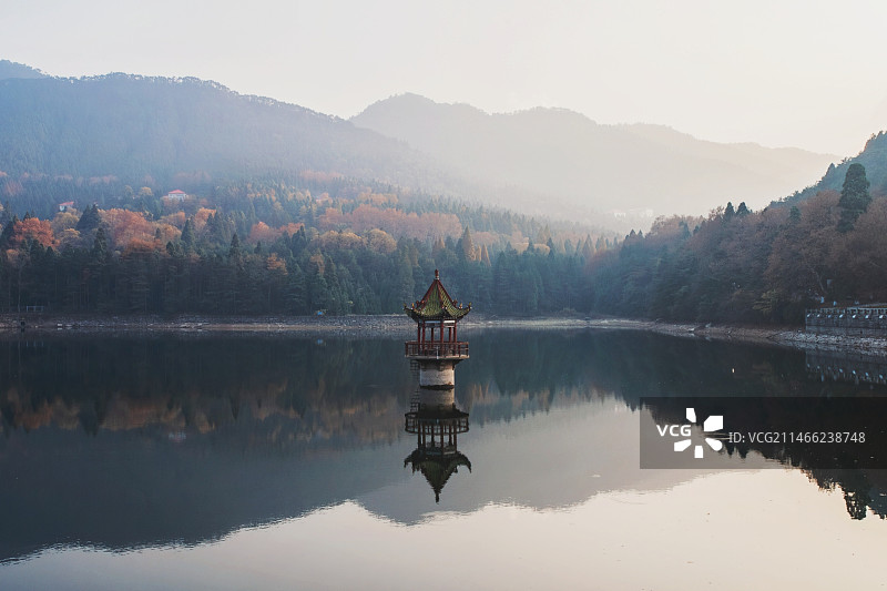 芦林湖之秋图片素材