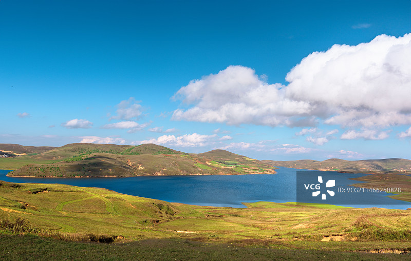 云南昭通大山包风景区湖泊景观图片素材