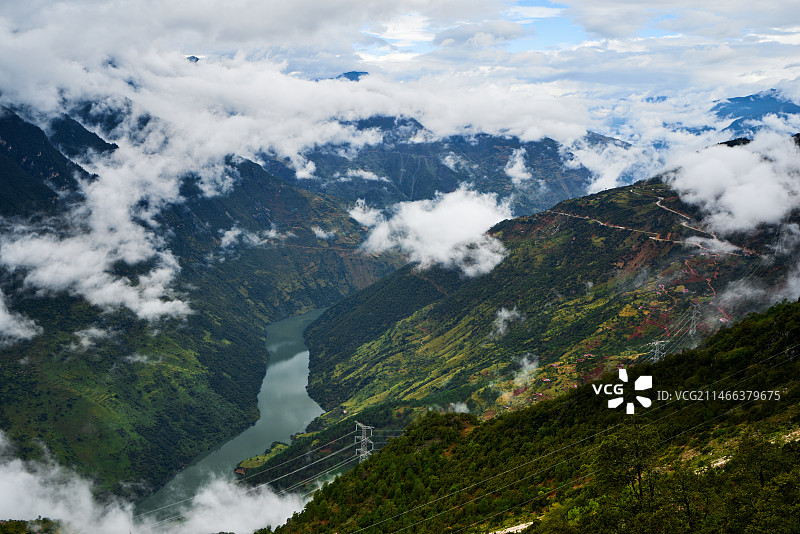 深谷云下雅砻江图片素材