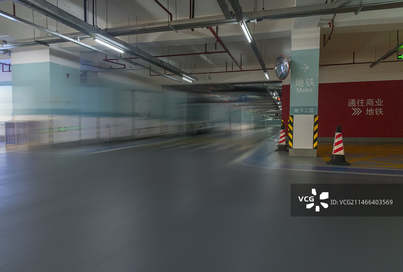 地下停车场图片素材