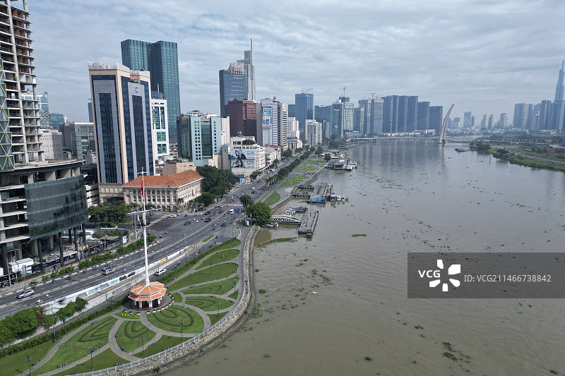 胡志明市西贡河沿岸风光图片素材