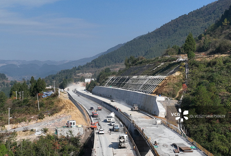 贵州省道真仡佬族苗族自治县，渝湘复线高速公路武道段图片素材