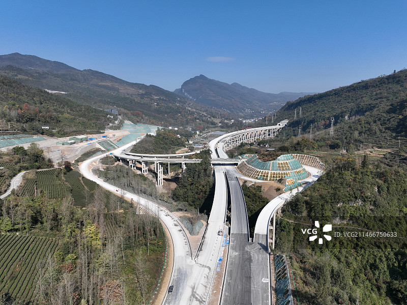 贵州省道真仡佬族苗族自治县，渝湘复线高速公路武道段图片素材