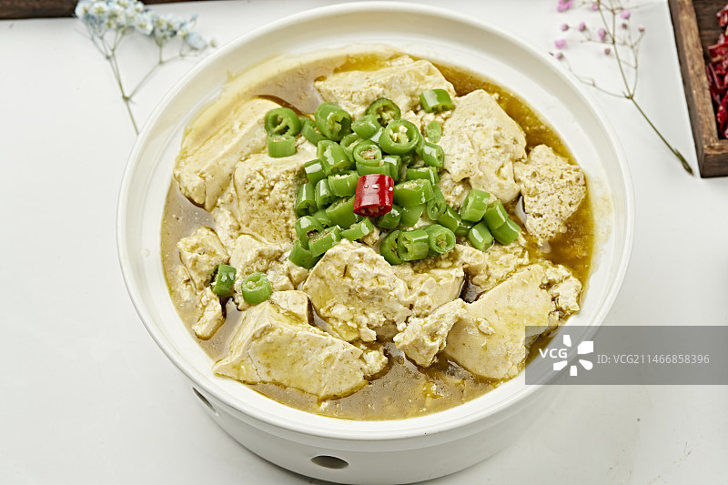 藤椒清油汤煮懒豆腐图片素材