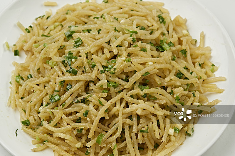 葱香洋芋擦擦（小炒擦土豆丝）图片素材