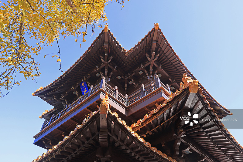 徐州黄楼，位于市区古黄河南岸，当时的黄河水患严重，因土能克水，故涂上黄土，取名黄楼。如今已成地标建筑图片素材