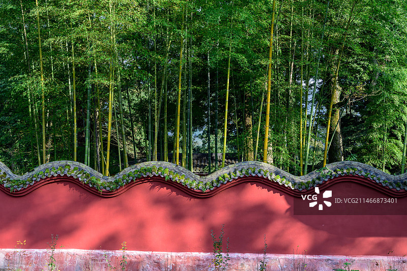 荥经云峰山景区云峰寺红墙竹林图片素材