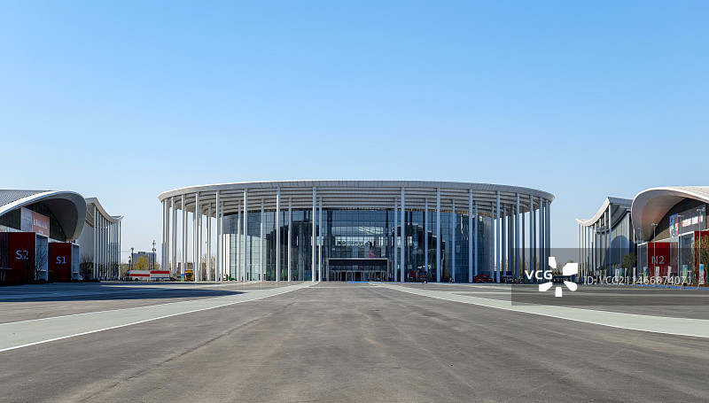 中国山东济南黄河国际会展中心登录厅外景图片素材