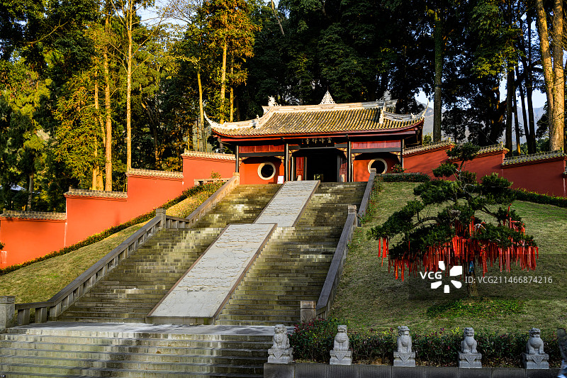 千年古刹荥经云峰山景区古树公园云峰寺山门图片素材