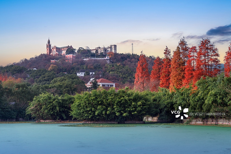 上海佘山天主教堂秋景图片素材