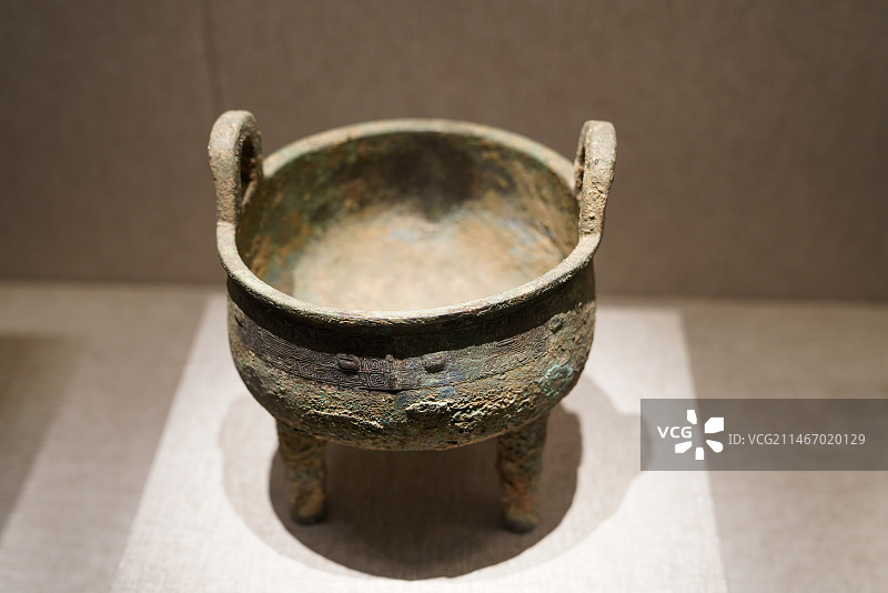 郑州市 河南省博物院 西周 兽面纹铜鼎（饪食器）图片素材