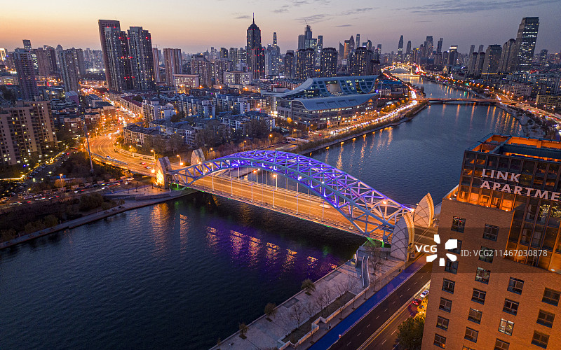 天津河西区与河东区交接的国泰桥图片素材