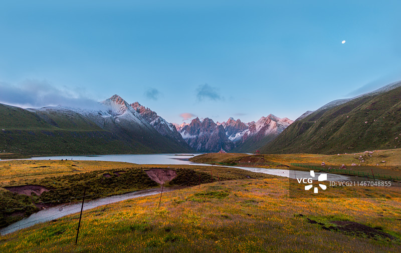 青海 久治年宝玉则图片素材