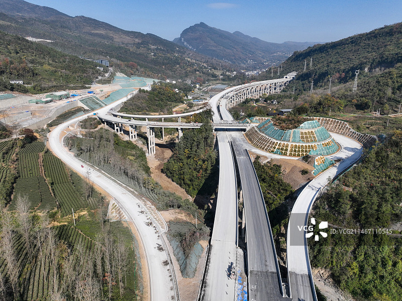 贵州省道真仡佬族苗族自治县，渝湘复线高速武道段洛龙互通风光图片素材