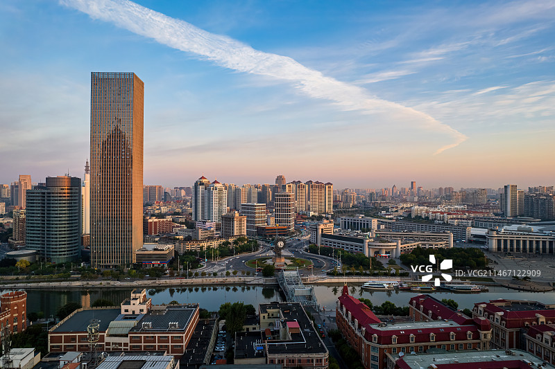 天津海河沿岸世纪钟广场城市建筑日出风光图片素材