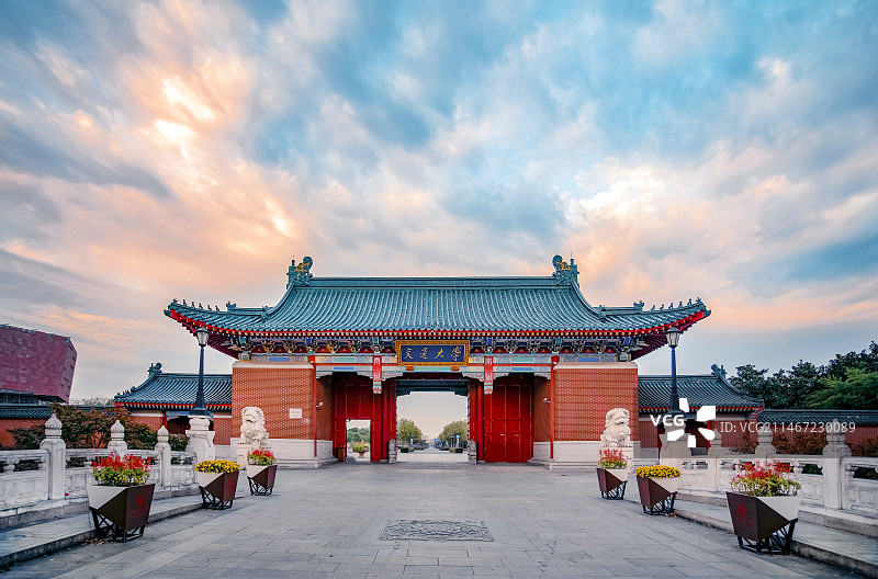 上海交通大学校门 #上海交通大学##上海交大#东大门庙门校门正门图片素材