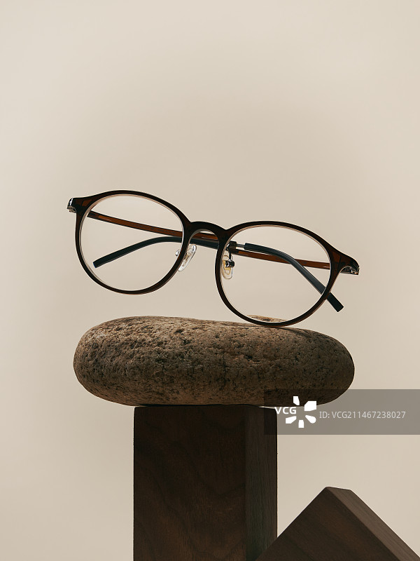 复古眼镜棕色咖啡色图片素材