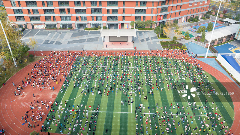 成都城市小学课间操航拍图片素材