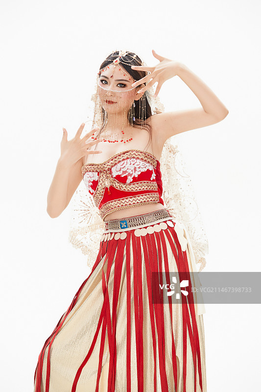 穿着印度传统风格服饰的肚皮舞演员图片素材