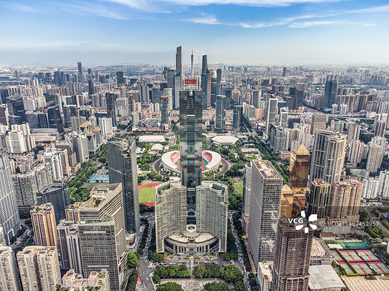 航拍广州城市中轴线，珠江新城CBD，中信广场，天河体育中心图片素材