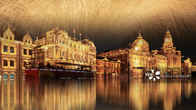 上海外滩-历史建筑-夜景-庆典烟花图片素材