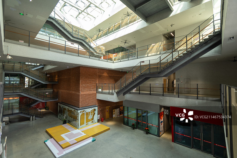 杭州疯狂理发店-开心麻花喜剪吹沉浸式剧场图片素材