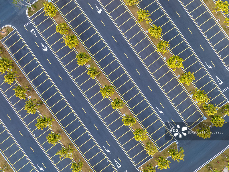 规整的停车场图片素材
