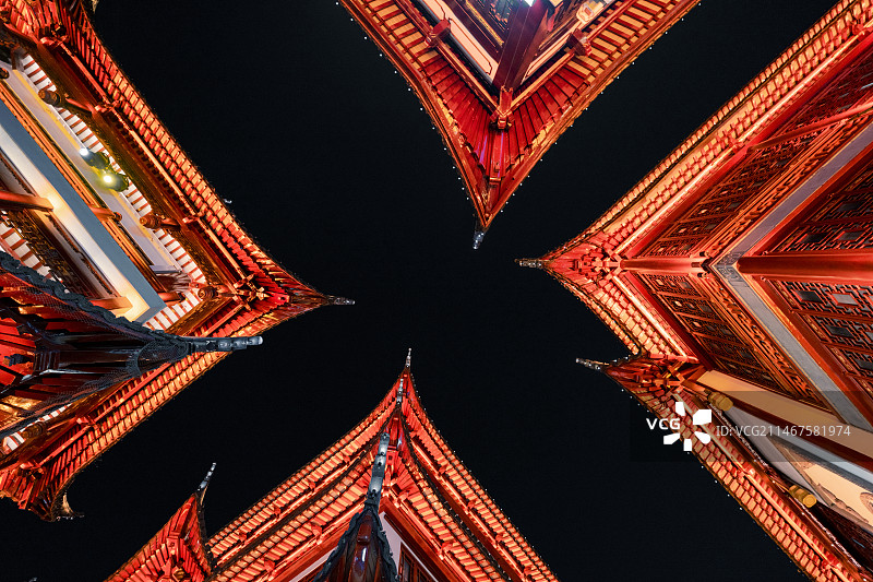 中国上海豫园古建筑局部都市夜景图片素材