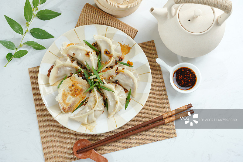 煎饺锅贴图片素材