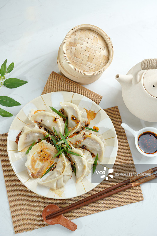 煎饺锅贴图片素材