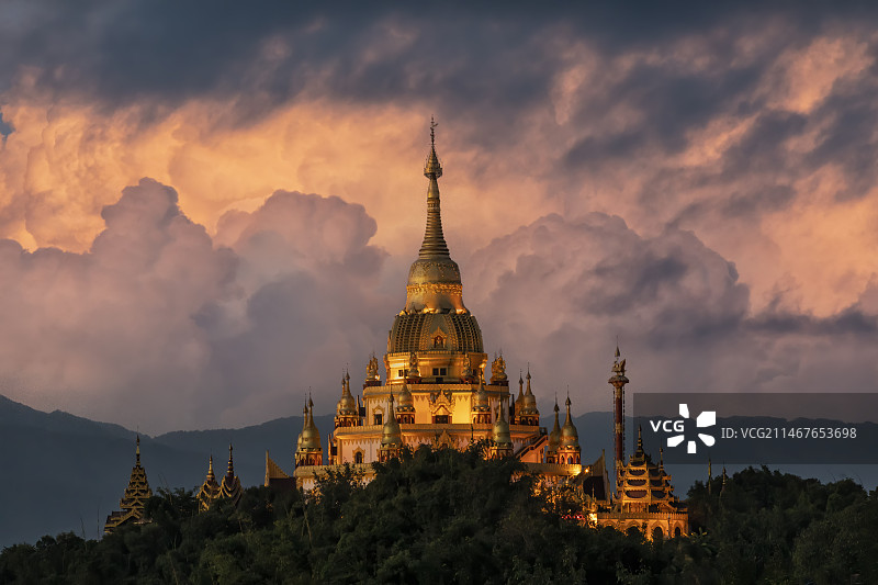 勐焕大金塔图片素材