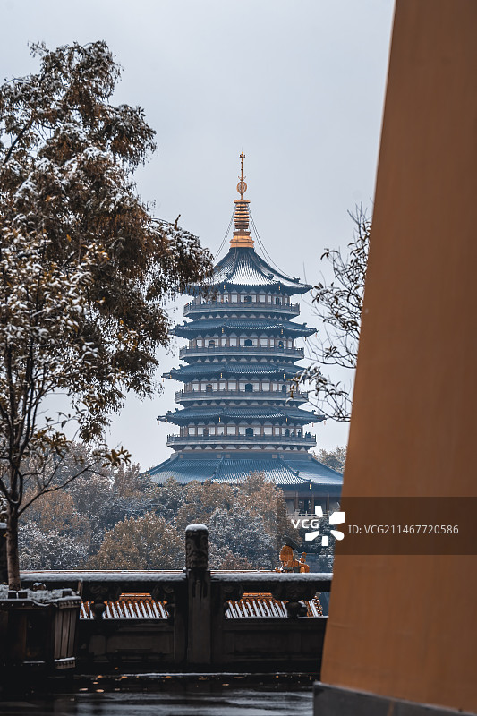 杭州西湖净慈寺雪景图片素材