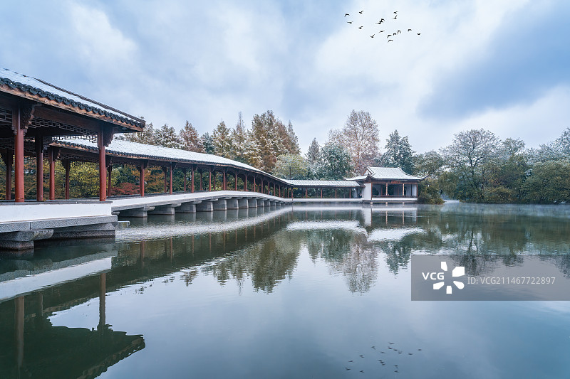 杭州西湖浴鹄湾霁虹桥雪景图片素材