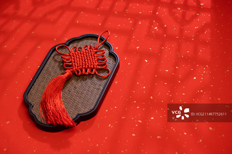 托盘上的中国结,春节,中国元素图片素材