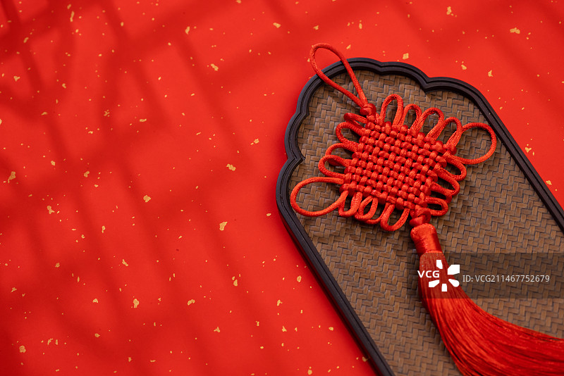 托盘上的中国结,春节,中国元素图片素材