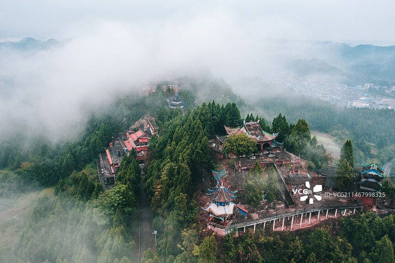 航拍南充老君山高玄观图片素材