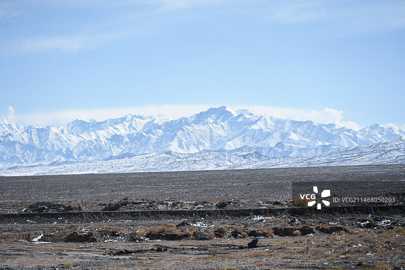 祁连山初雪图片素材